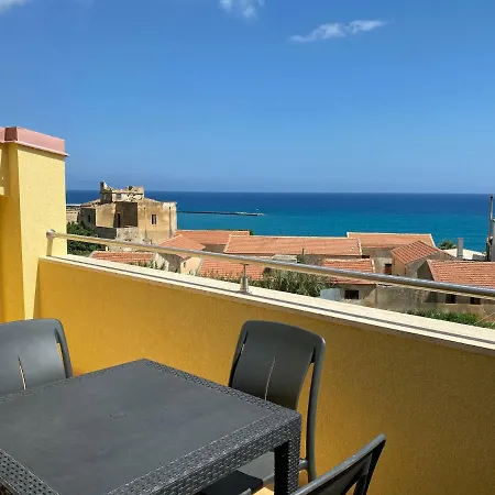 Hotel apartamentowy Marina Di Petrolo
