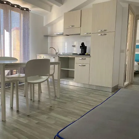 Hotel apartamentowy Marina Di Petrolo