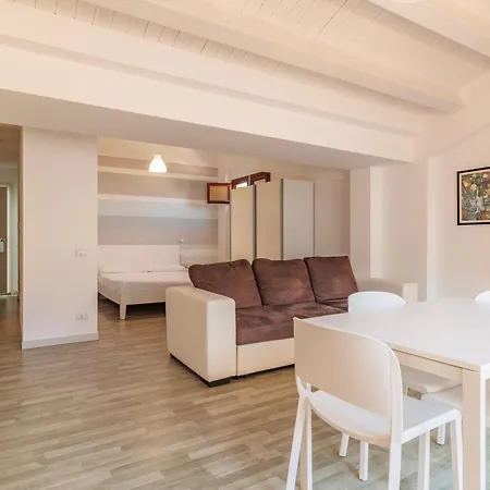 Hotel apartamentowy Marina Di Petrolo *