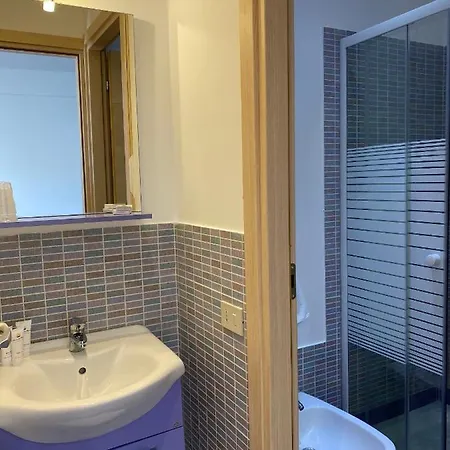 Marina Di Petrolo アパートホテル