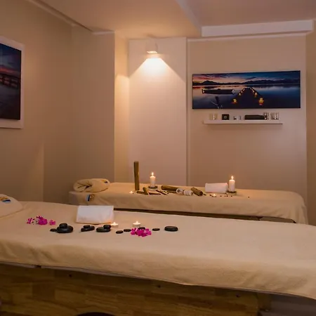 Marina Di Petrolo アパートホテル