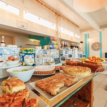 Marina Di Petrolo アパートホテル