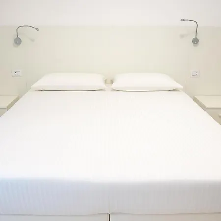 アパートホテル Marina Di Petrolo